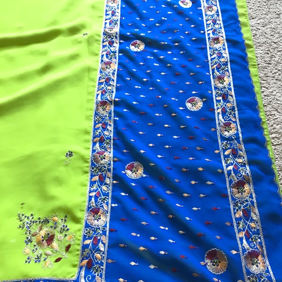 Green and Blue Georgette Sari - Picture 2 of 5